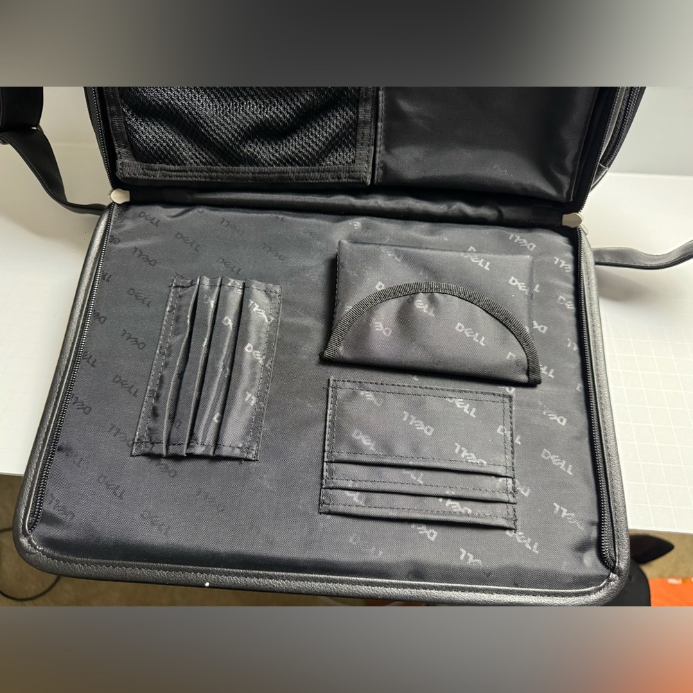 Pre owned Genuine Dell Laptop Messenger Bag Black Adjustable Strap - Picture 4 of 11